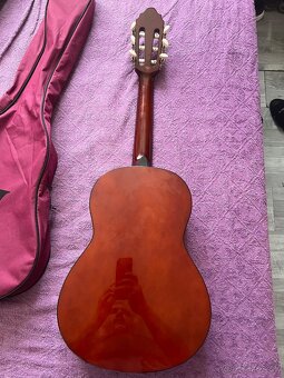 gitara valencia. 1/2 - 2