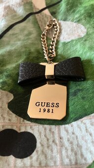 Guess prívesok - 2