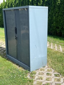 Skriňa na náradie zamykatľná - 2