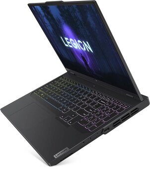 Lenovo Legion Pro 5 16IRX8 kovový - 2