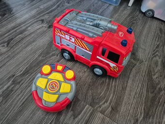 Predám auto na diaľkové ovládanie - 2
