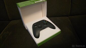 Xbox series ovládač - 2