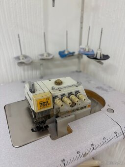Predám overlock Siruba 757 - 2