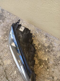 VW TOUAREG PRAVÝ BIXENON 7P1941754B - 2