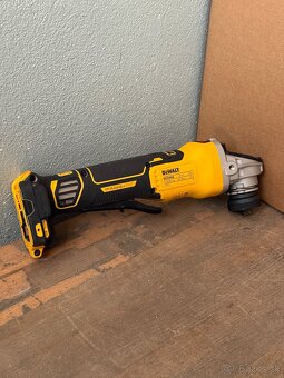 AKU uhlová brúska Dewalt - 2