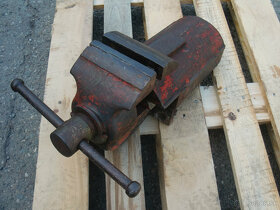 Predám masívny dielenský zámočnícky zverák - 2