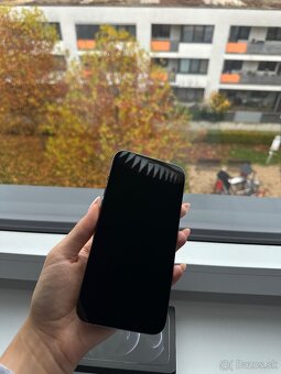 iPhone 12 Pro Max 256GB Graphite - 2