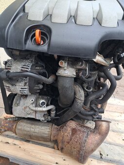 Motor BKD VW Touran 2.0TDI 103kW - 2