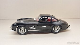 1:18 MERCEDES-BENZ 300SL - 2