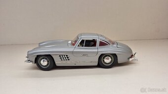 1:18 MERCEDES-BENZ 300SL - 2
