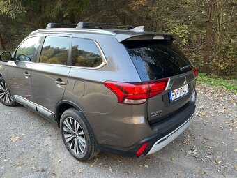 Mitsubishi Outlander - 2