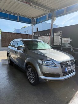 Q7 šedá metalíza - 2
