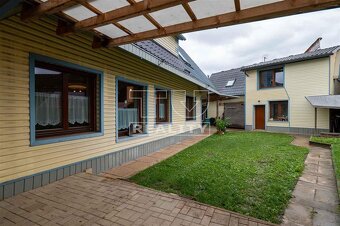Rezervované: Atypický rodinný dom s prístavbou – bývanie... - 2
