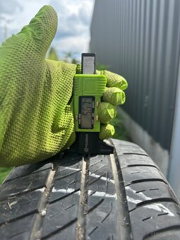 185/60 R15 - 2
