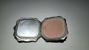 Starozitna strieborna pudrenka - 2