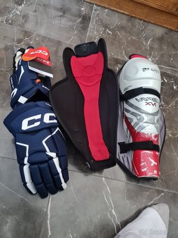 Predám nové nepoužité hokejové rukavice CCM - 2