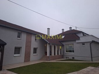 Veľkopriestorový dvojgeneračný 6 izbový dom s potenciálom – - 2