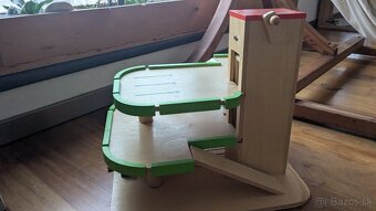 Woody parkovací dom - 2