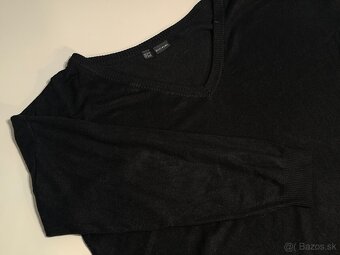 Čierny pulóver do V, oversized - 2