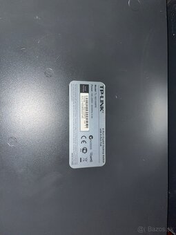 8-port Gigabit PoE switch - 2