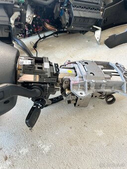 Volant zo stĺpikom Audi A4 B6+zapalovanie z 2 kľúčmi - 2