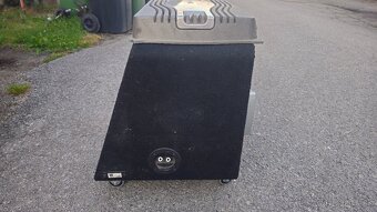 Predám subwoofer JBl so zosilňovačom - 2