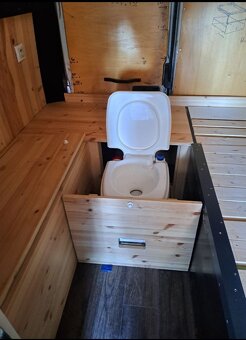 Obytná dodávka Iveco Daily 2.8 HDI - 2