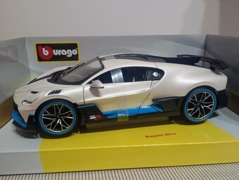 1:18 BUGATTI DIVO a PORSCHE 911 GT3, Bburago - 2