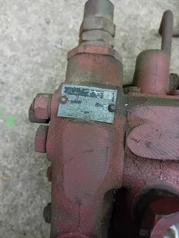 Rozvádzač hydraulický na Tatru Haru 60 - 2