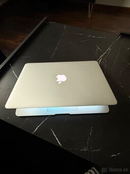 Apple Macbook Air (13-inch, Early 2014) - 2
