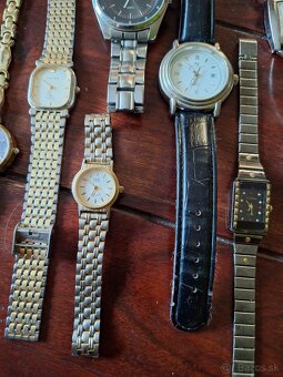 Staršie funkčné baterkove hodinky - 2