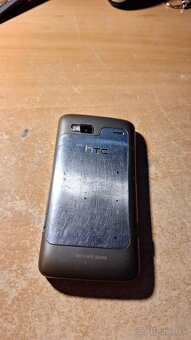 HTC desire Z - 2