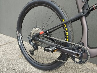 Bicykel Dema Raven HD 29 karbon - 2