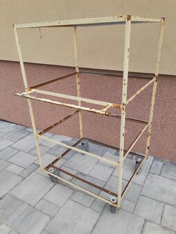 Predam stojan, regal na kolieskach - 2