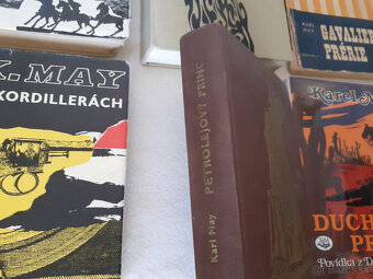 Predám knihy - romány Karol May a Elliott Arnold - 2