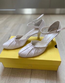 Predám svadobne biele sandále - 2