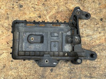 Držiak+kryt batérie VW Golf 6 - 2