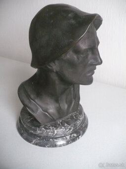 bronzová busta - 2