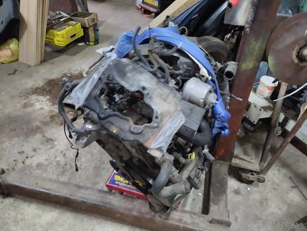 Rozpredám Opel Vectra v motor - 2