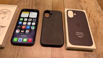 Vymenim novy iPhone 16 + original Apple MagSafe obal - 2