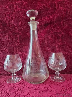 Karafa a napoleonky. - 2