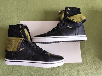 Obuv športová v.40 - 2