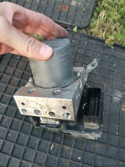 6775740 6768530 6775742 abs pump abs kocka - 2