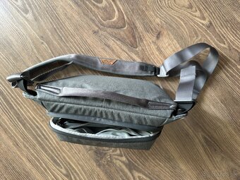 Peak Design Everyday Sling 3L v2 – Ash - 2