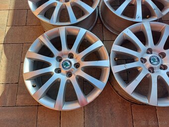 hlinikové disky orig.Skoda Yeti--7Jx17-ET-45---5x112 - 2