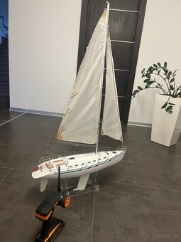RC loď - plachetnica Odyssey - 2