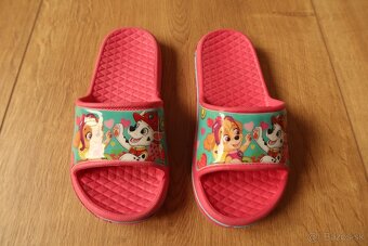 Dievčenské šľapky PAW PATROL SKYE č. 28 - TOP STAV - 2