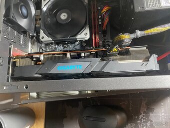 Gigabyte Radeon™ RX 5700 XT GAMING OC 8G - 2