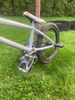 Predám bmx NEMÁ BRZDY - 2