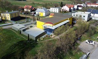 Zrekonštruovaná 2 podlažná obchodná budova, 1200m2 - 2